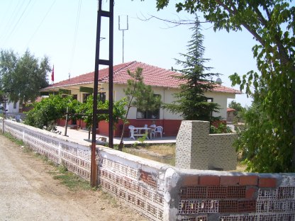 Köy Muhtarlık binası bahçesinin eski hali-1